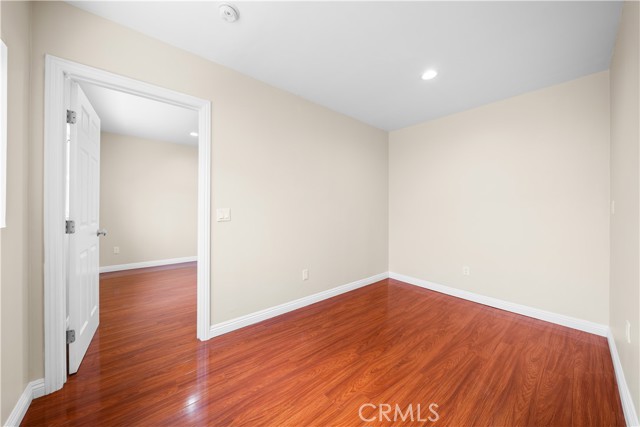 MLS #WS25134331 image #8