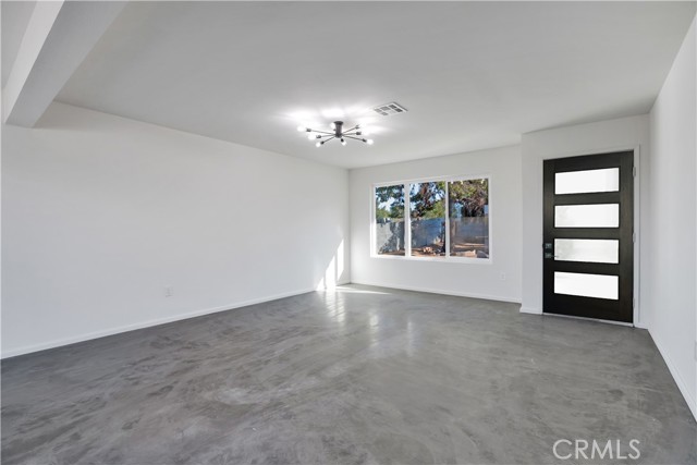 MLS #WS25135206 image #3