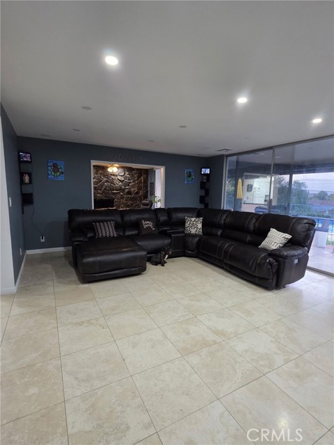 MLS #WS25136303 image #14