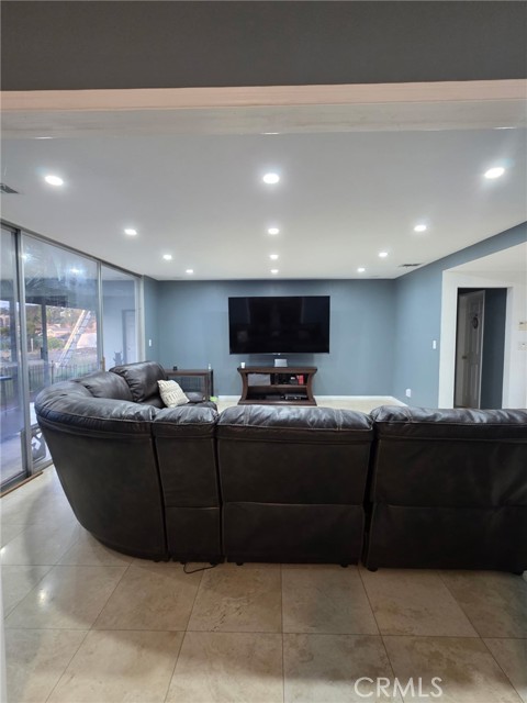 MLS #WS25136303 image #8