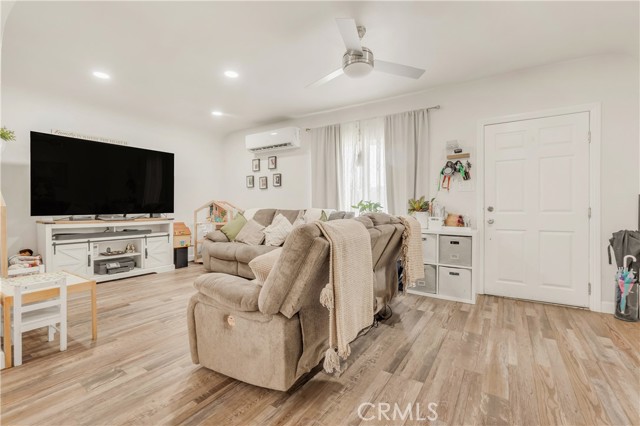 MLS #WS25141019 image #10