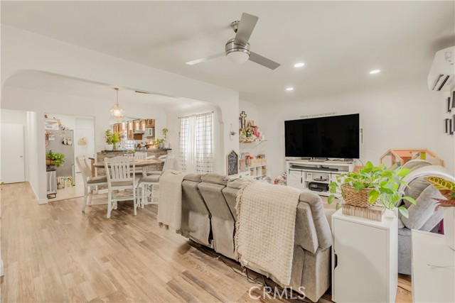 MLS #WS25141019 image #9