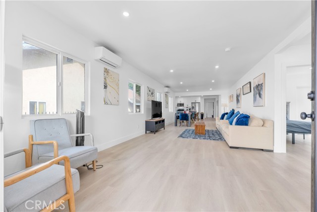 MLS #WS25142004 image #1