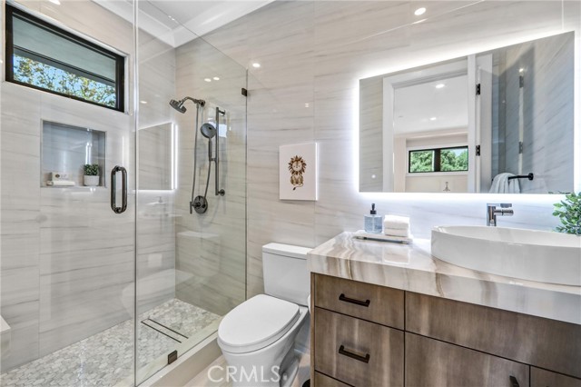 MLS #WS25143365 image #30