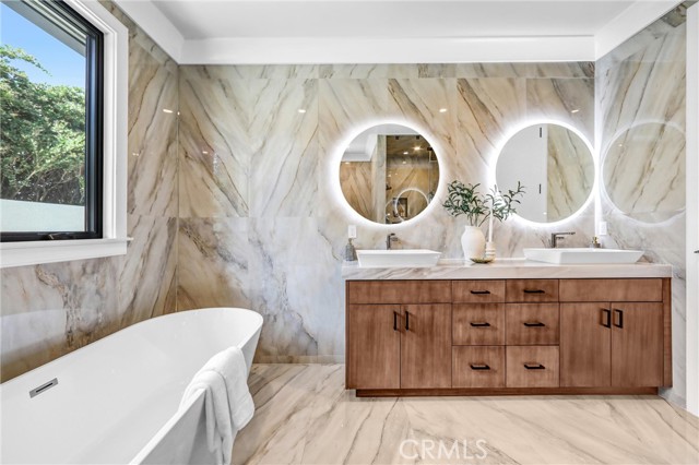 MLS #WS25143365 image #39