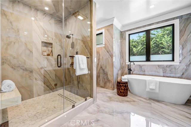 MLS #WS25143365 image #40