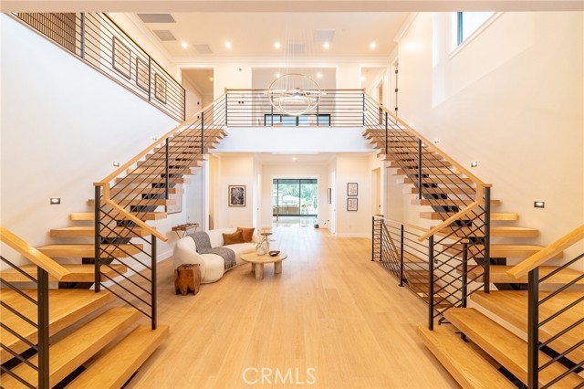 MLS #WS25143365 image #5