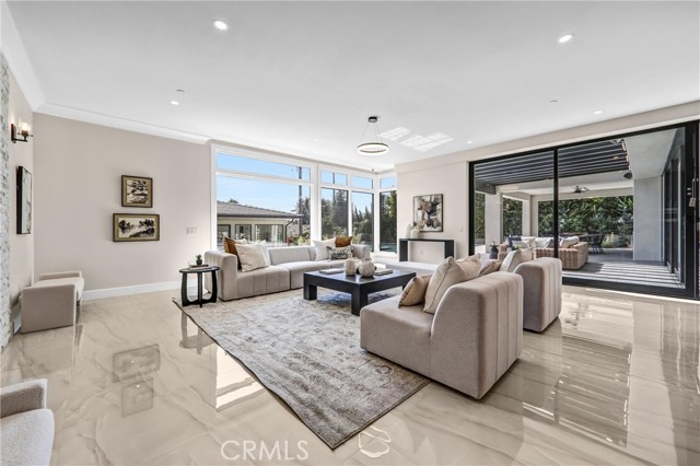 MLS #WS25143365 image #8