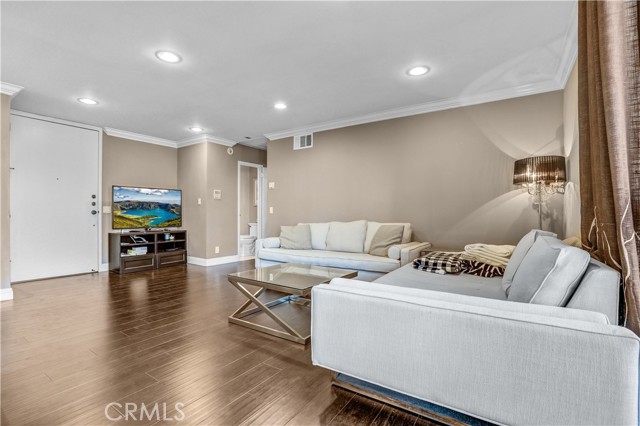 MLS #WS25144286 image #2