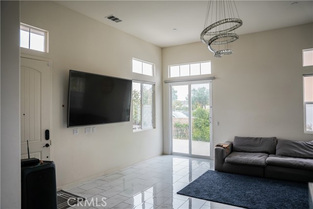 MLS #WS25145794 image #4