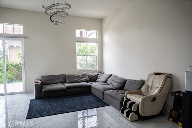 MLS #WS25145794 image #5