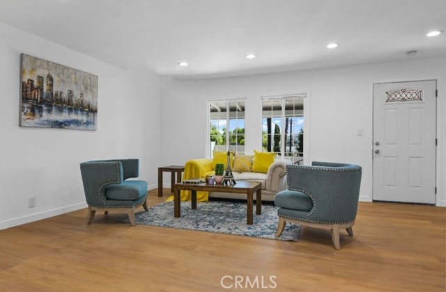 MLS #WS25148677 image #8