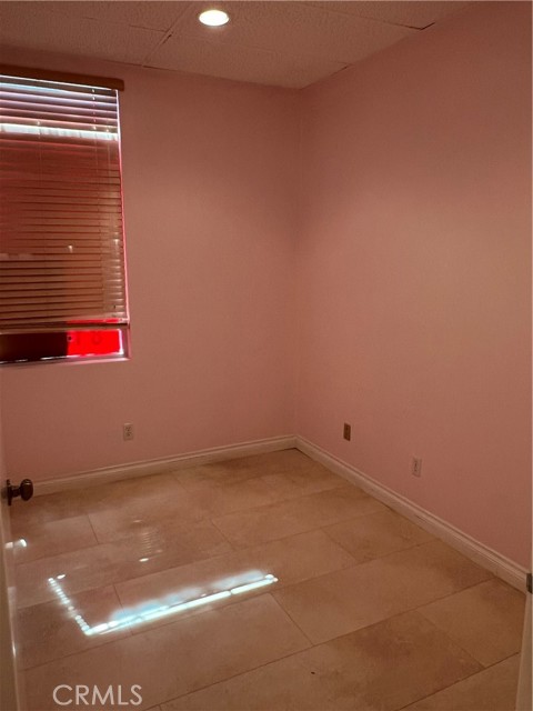 MLS #WS25148880 image #9