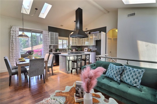 MLS #WS25149362 image #2