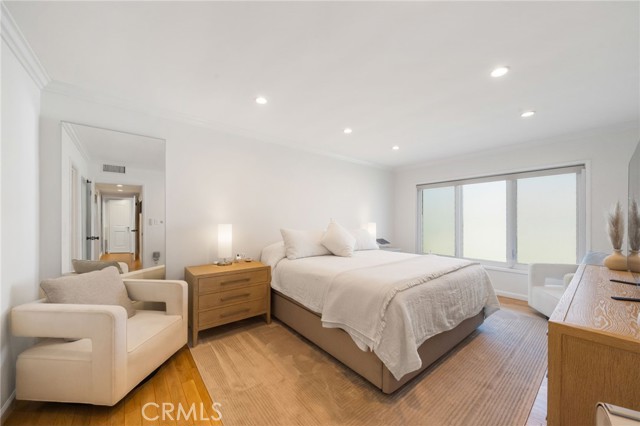 MLS #WS25153050 image #9