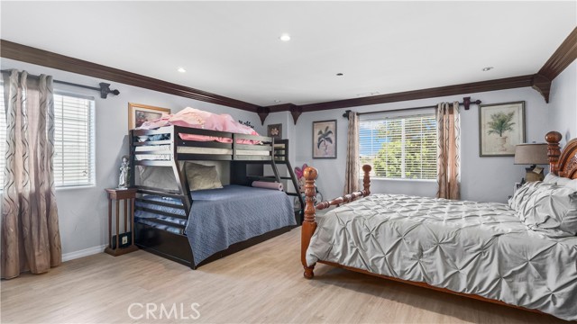 MLS #WS25154773 image #15