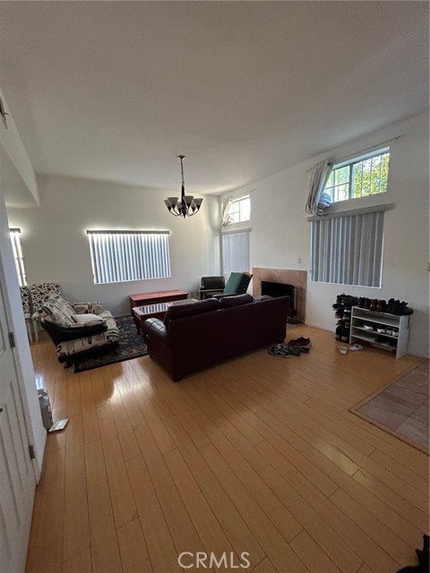 MLS #WS25156368 image #2