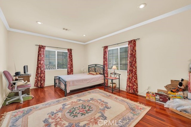 MLS #WS25158507 image #15