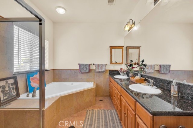 MLS #WS25158507 image #17