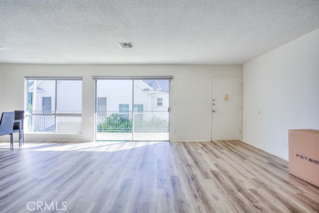 MLS #WS25158518 image #8