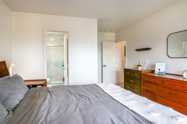 MLS #WS25159091 image #20