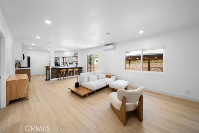 MLS #WS25159753 image #1