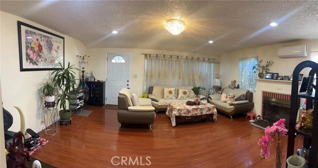 MLS #WS25165236 image #2