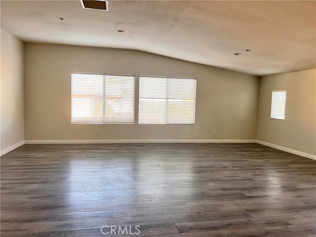 MLS #WS25165475 image #24