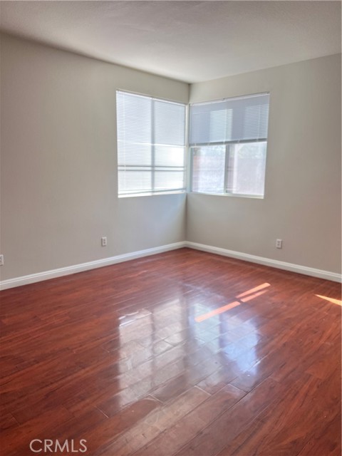 MLS #WS25165475 image #9