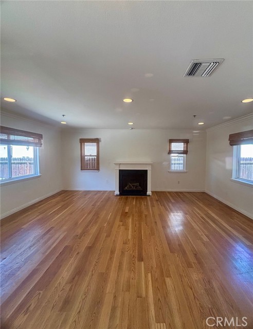 MLS #WS25165767 image #1