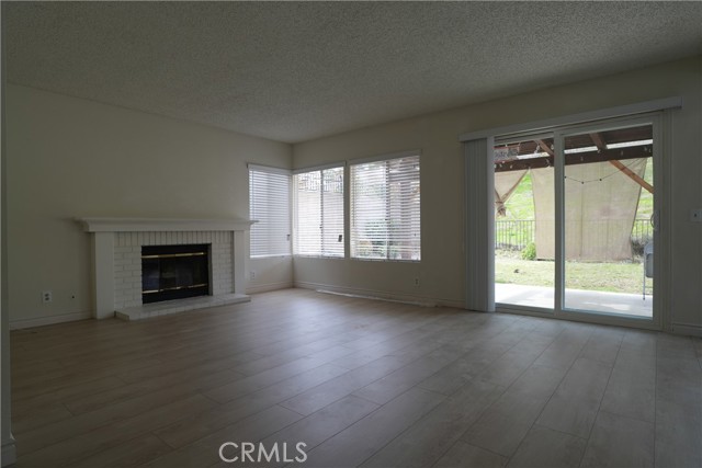 MLS #WS25167290 image #12