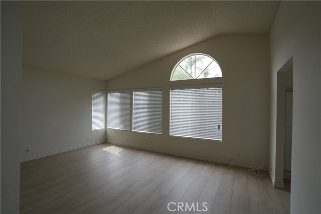 MLS #WS25167290 image #16