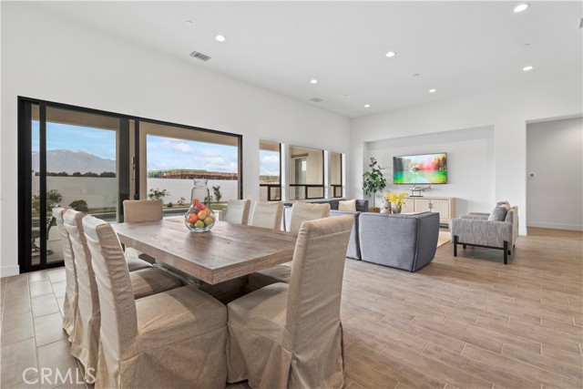 MLS #WS25167538 image #8