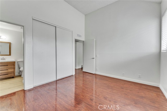 MLS #WS25168740 image #12