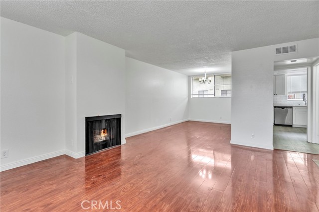 MLS #WS25168740 image #6