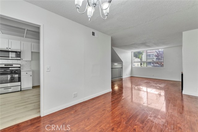 MLS #WS25168740 image #7