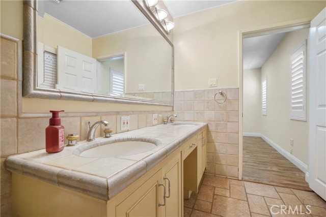 MLS #WS25168878 image #16