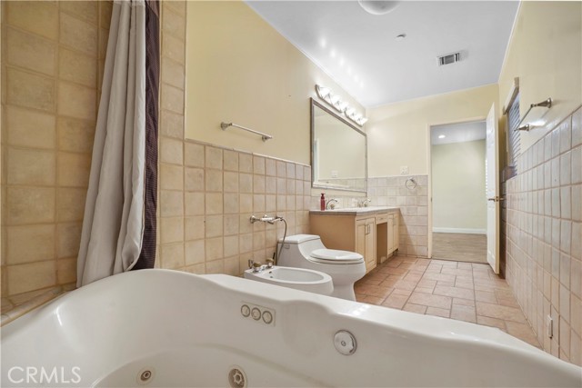 MLS #WS25168878 image #17