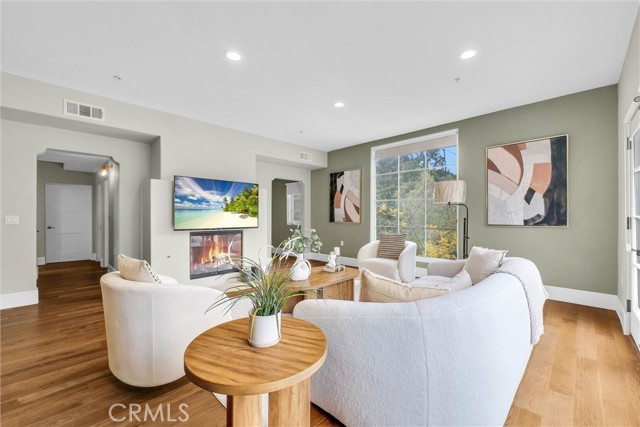 MLS #WS25171246 image #2