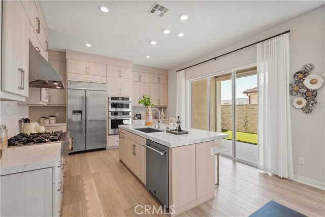 MLS #WS25172009 image #12