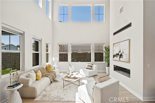 MLS #WS25172009 image #2