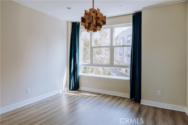 MLS #WS25172395 image #12