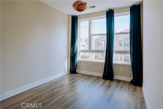 MLS #WS25172395 image #23