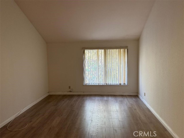 MLS #WS25173790 image #10