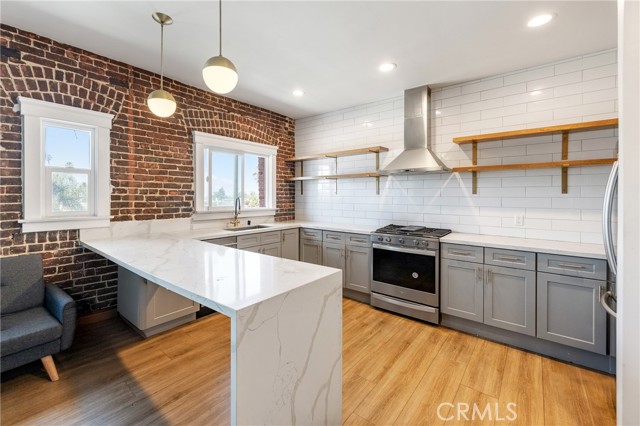 MLS #WS25175609 image #0