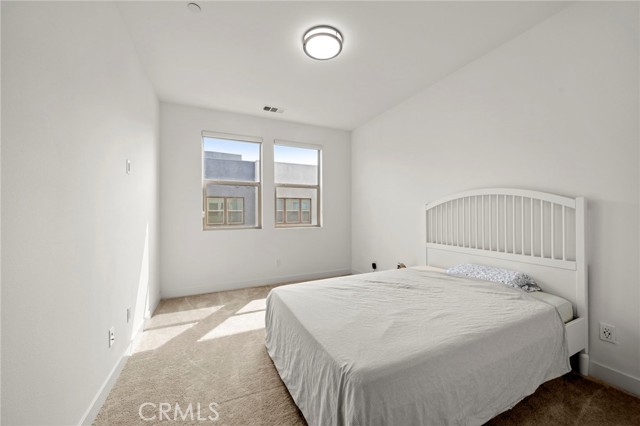 MLS #WS25176980 image #22