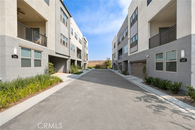 MLS #WS25176980 image #8