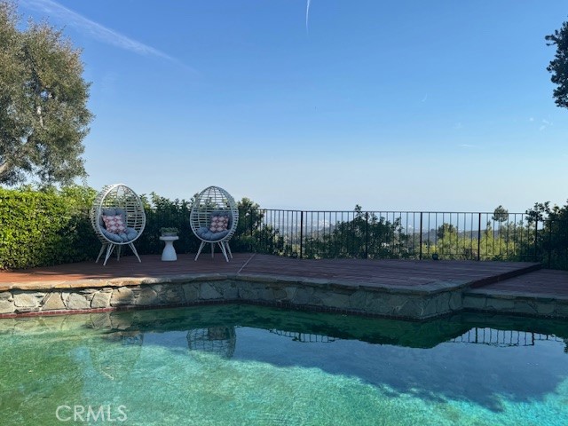 MLS #WS25177769 image #1