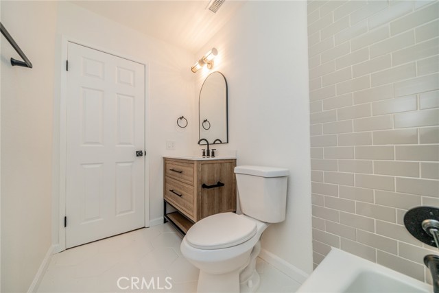 MLS #WS25178265 image #16