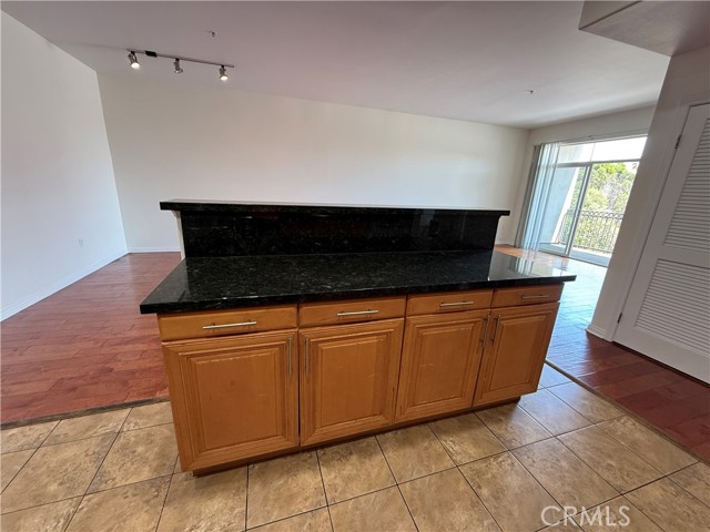 MLS #WS25179637 image #10